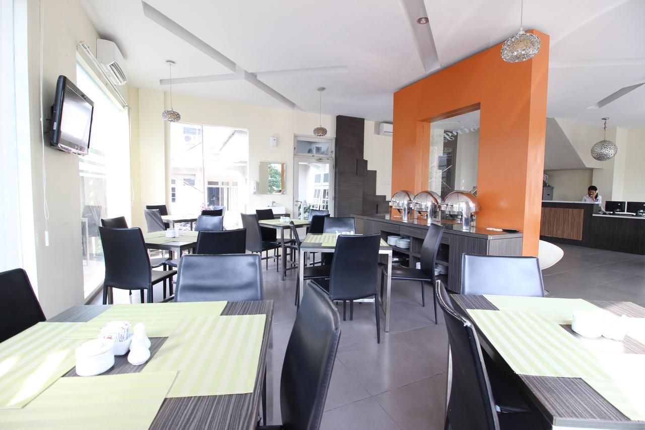 Reddoorz Plus Near Keraton Yogyakarta 2 ภายนอก รูปภาพ